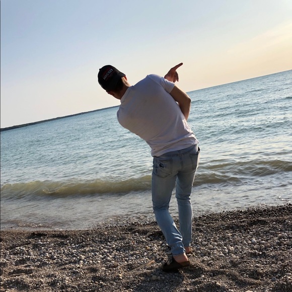 Meet your Posher, Brook - Picture 1 of 1